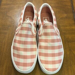 Vans women’s size 9 1/2 Pink Checkered Slip-On Shoes perfect for Valentine’s Day